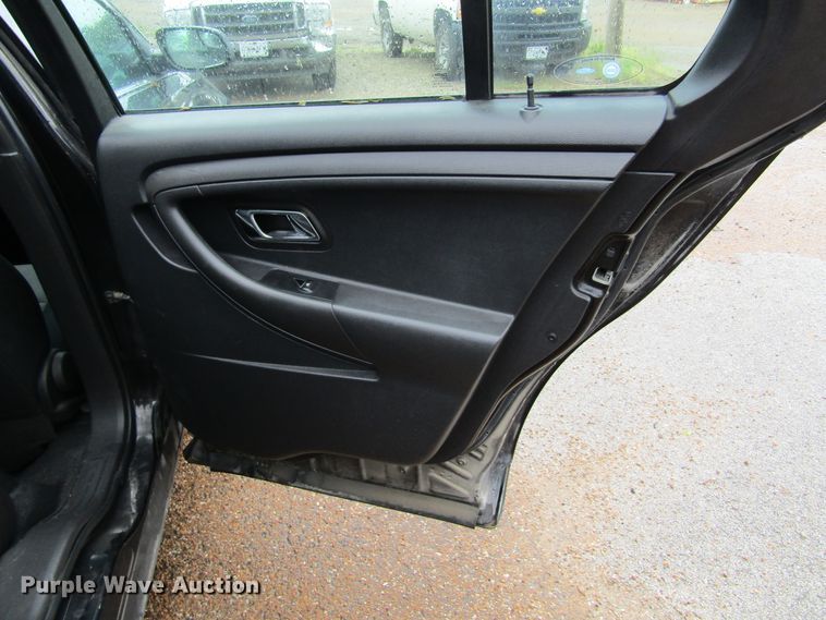 image for item IL9376 2013 Ford Taurus Police