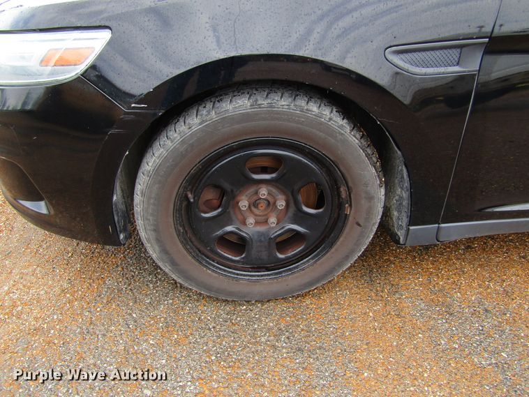 image for item IL9376 2013 Ford Taurus Police