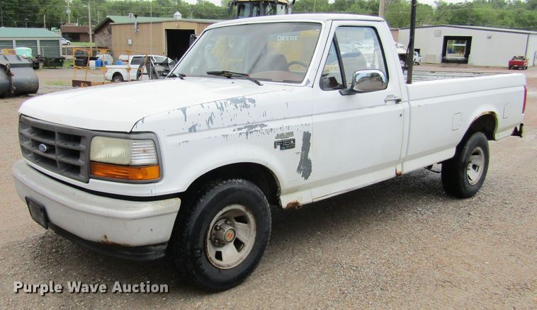 image for item IL9378 1993 Ford F150  pickup truck