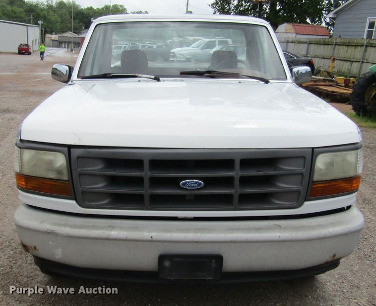 image for item IL9378 1993 Ford F150  pickup truck