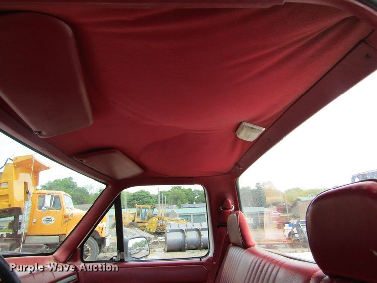 image for item IL9378 1993 Ford F150  pickup truck