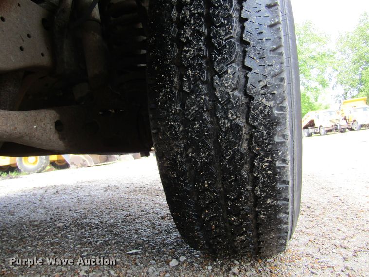 image for item IL9378 1993 Ford F150  pickup truck