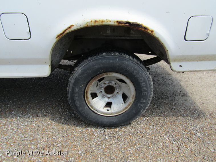 image for item IL9378 1993 Ford F150  pickup truck