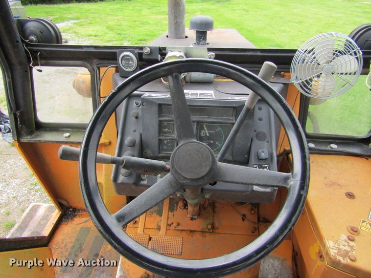 image for item IL9380 1982 Case 480D  backhoe