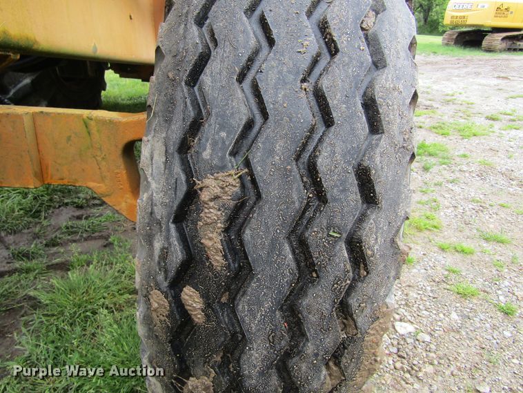 image for item IL9380 1982 Case 480D  backhoe