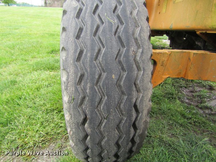 image for item IL9380 1982 Case 480D  backhoe