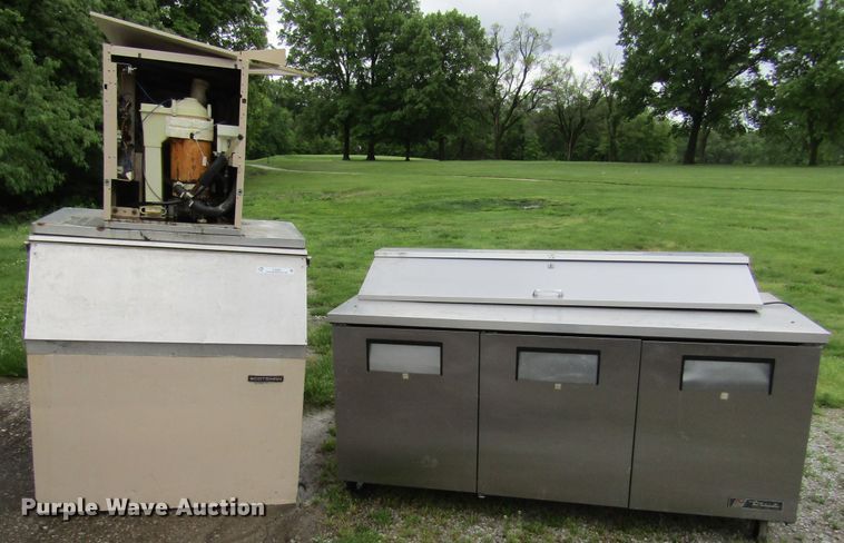 image for item IL9383 Ice machine and cooler