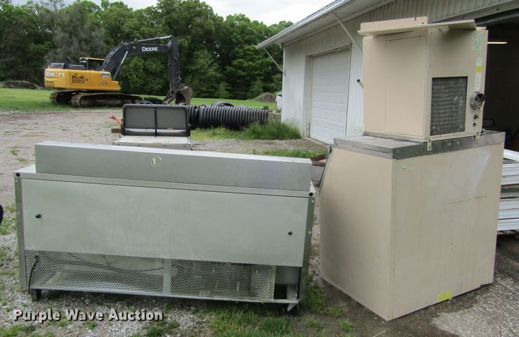 image for item IL9383 Ice machine and cooler