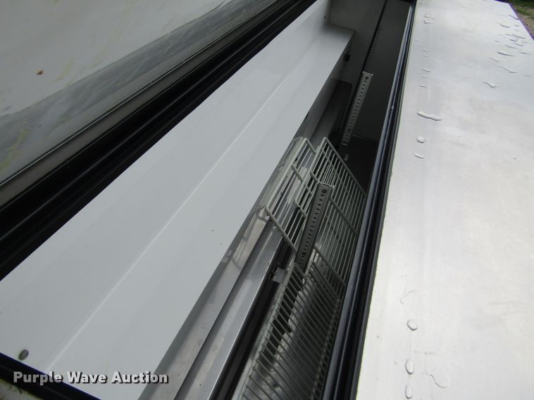 image for item IL9383 Ice machine and cooler