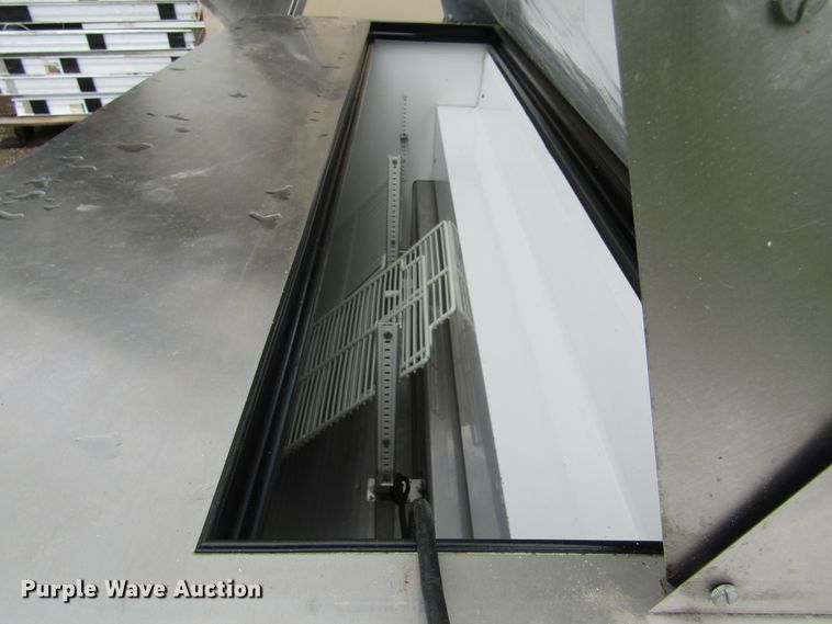 image for item IL9383 Ice machine and cooler