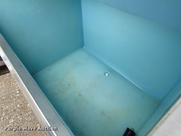 image for item IL9383 Ice machine and cooler