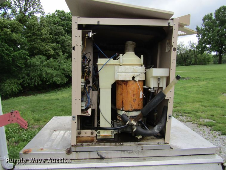 image for item IL9383 Ice machine and cooler