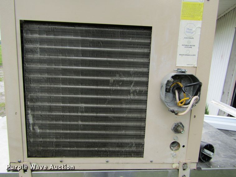 image for item IL9383 Ice machine and cooler