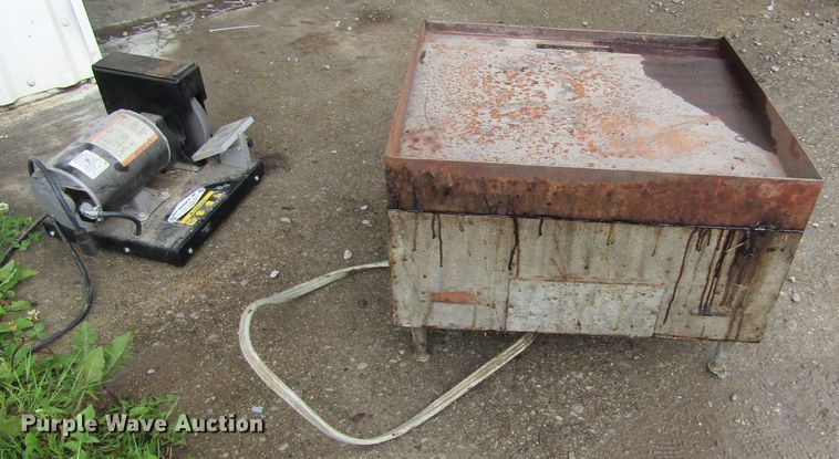 image for item IL9385 Flat top grill