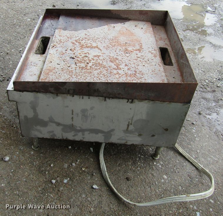 image for item IL9385 Flat top grill