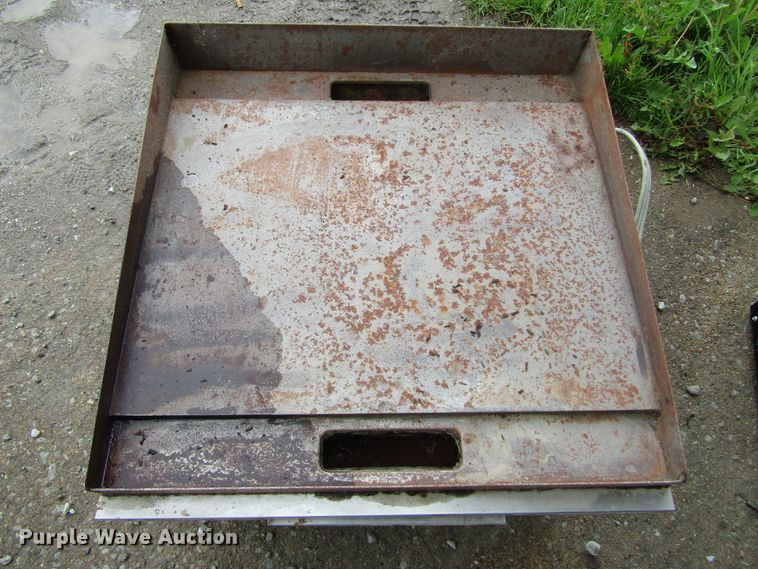 image for item IL9385 Flat top grill