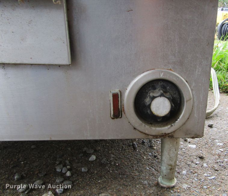 image for item IL9385 Flat top grill