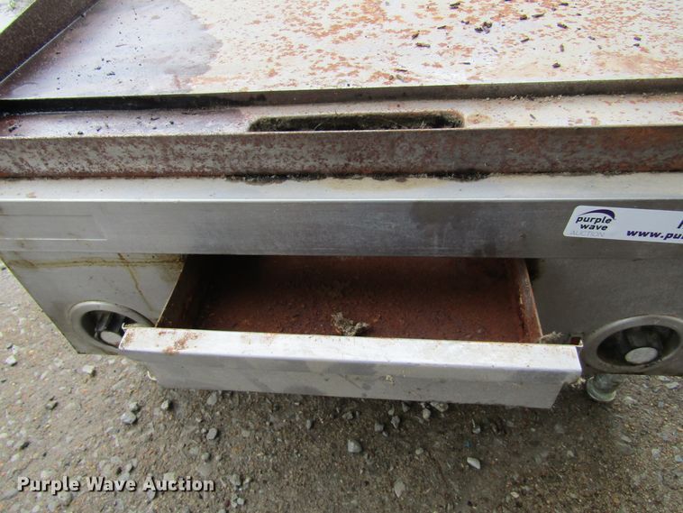 image for item IL9385 Flat top grill