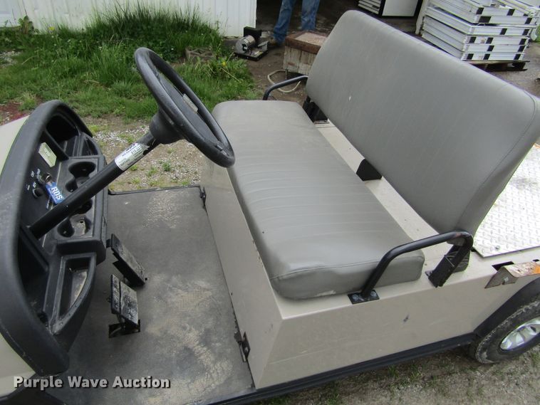 image for item IL9386 Columbia  golf cart