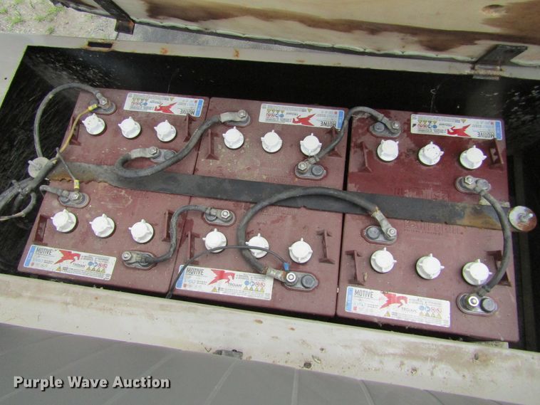 image for item IL9386 Columbia  golf cart