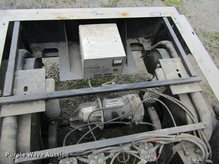 image for item IL9386 Columbia  golf cart