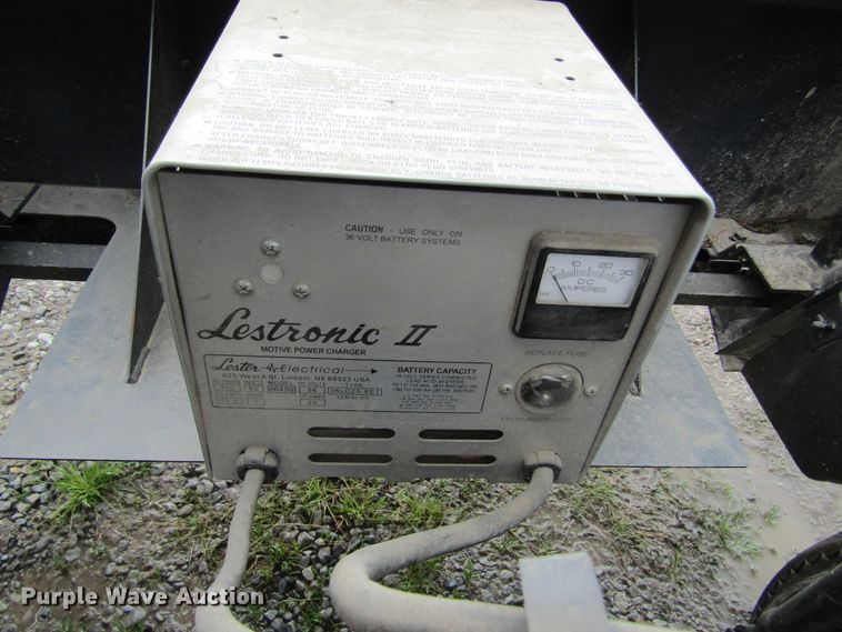 image for item IL9386 Columbia  golf cart