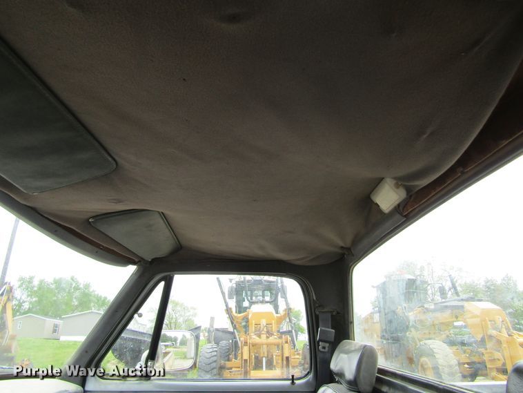 image for item IL9407 1992 Dodge Ram 150  pickup truck