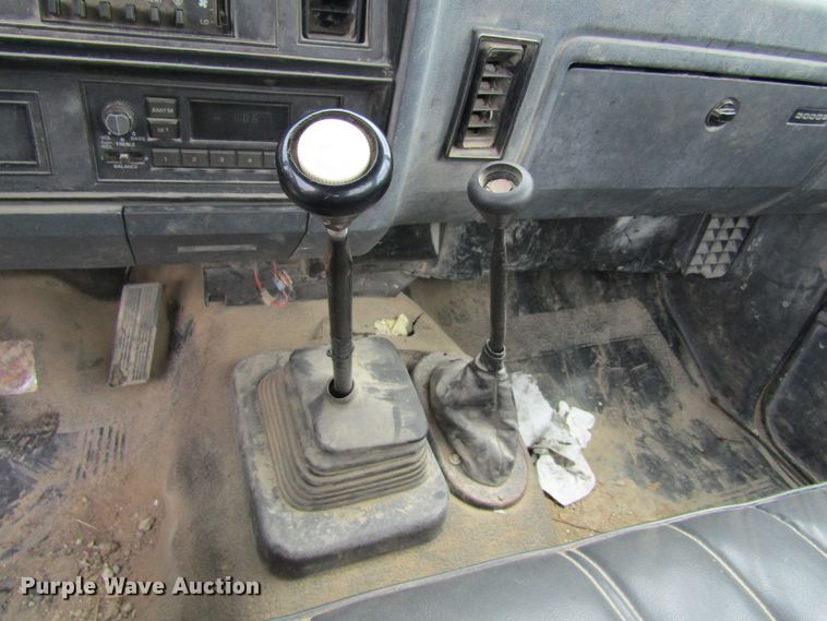 image for item IL9407 1992 Dodge Ram 150  pickup truck