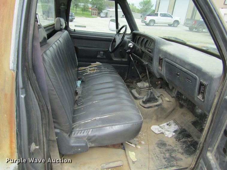 image for item IL9407 1992 Dodge Ram 150  pickup truck