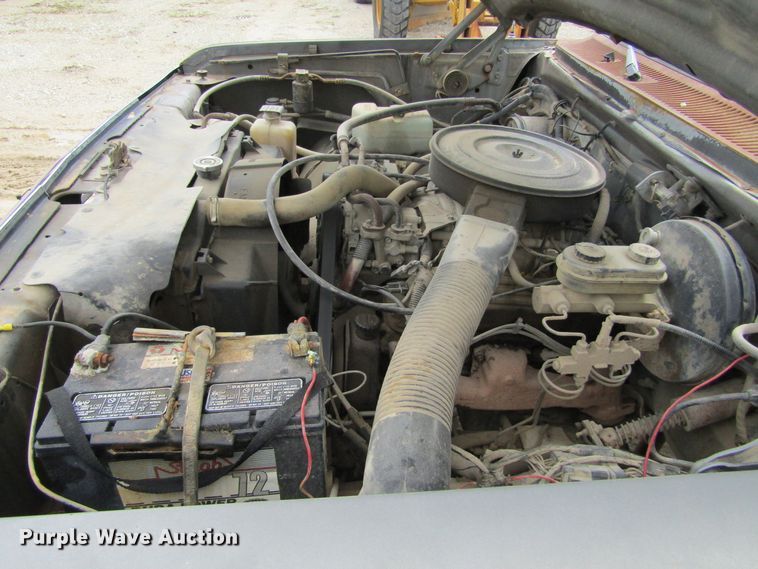 image for item IL9407 1992 Dodge Ram 150  pickup truck