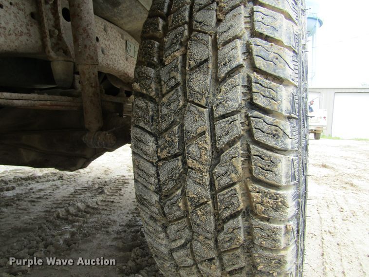 image for item IL9407 1992 Dodge Ram 150  pickup truck