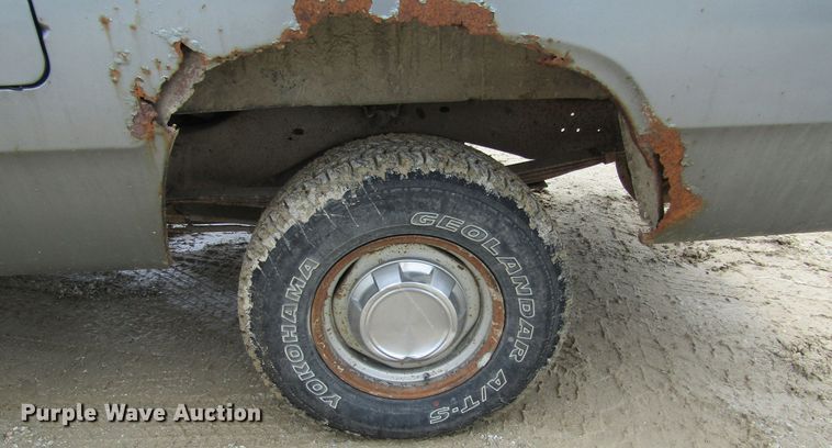 image for item IL9407 1992 Dodge Ram 150  pickup truck