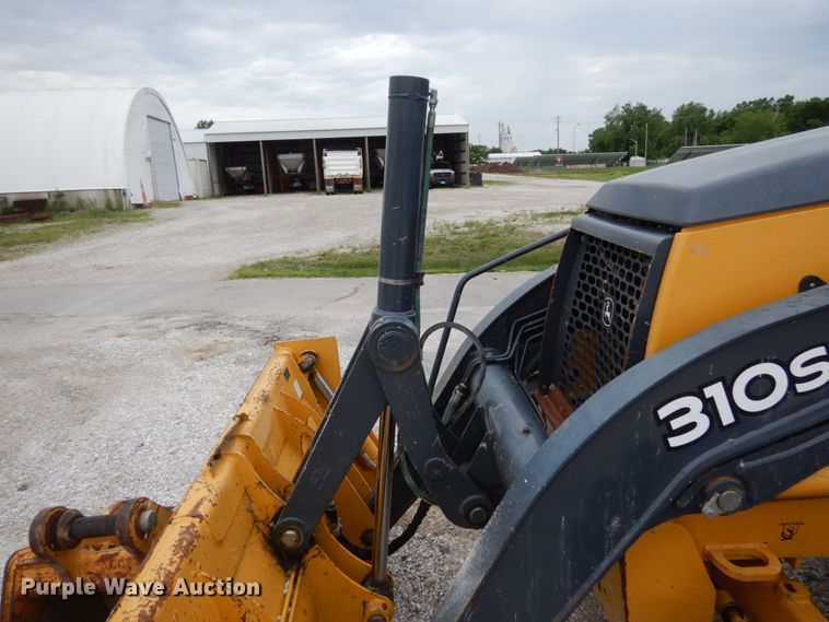 image for item IL9429 2011 John Deere 310SJ  backhoe