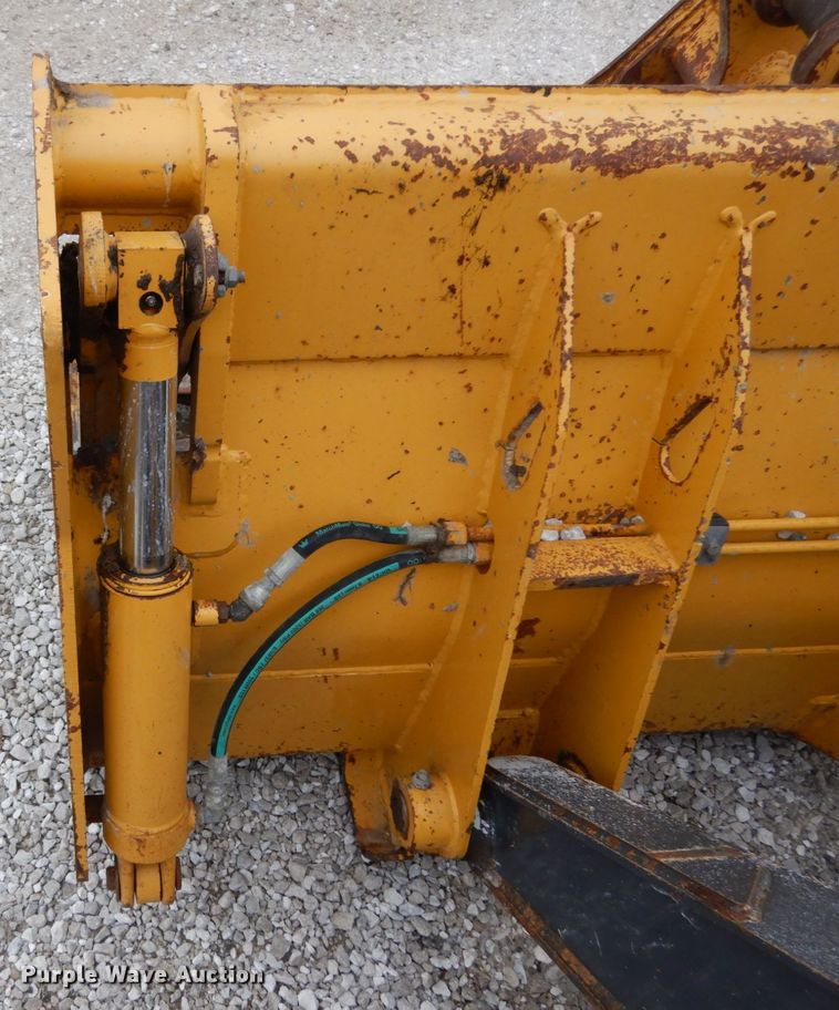 image for item IL9429 2011 John Deere 310SJ  backhoe