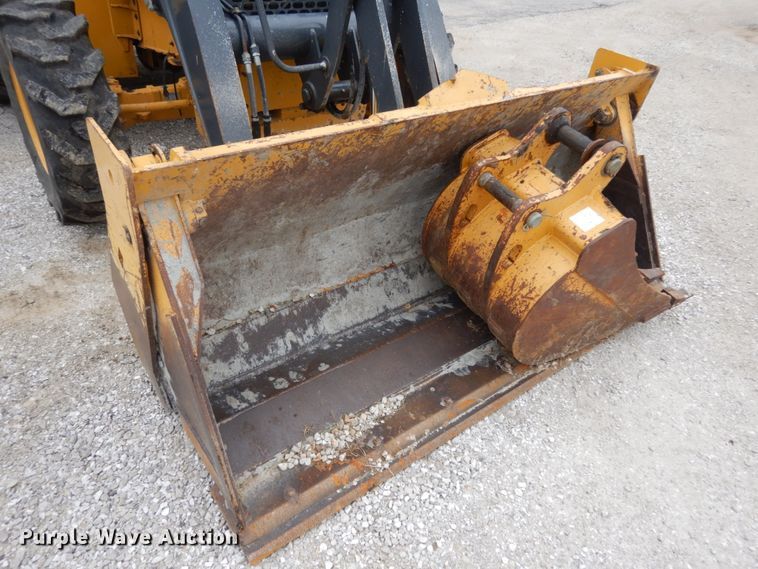 image for item IL9429 2011 John Deere 310SJ  backhoe