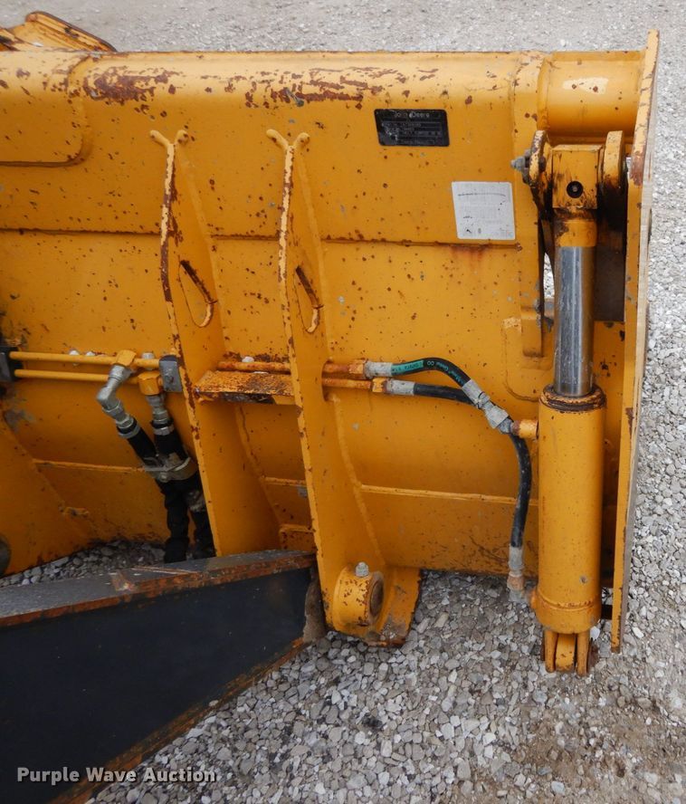 image for item IL9429 2011 John Deere 310SJ  backhoe