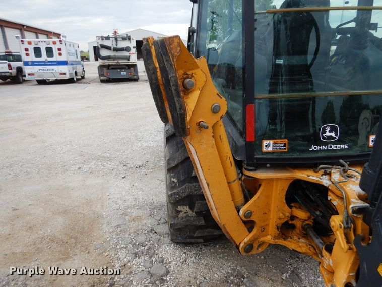 image for item IL9429 2011 John Deere 310SJ  backhoe