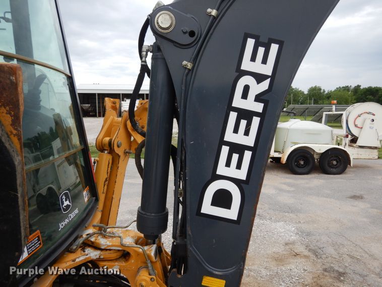 image for item IL9429 2011 John Deere 310SJ  backhoe