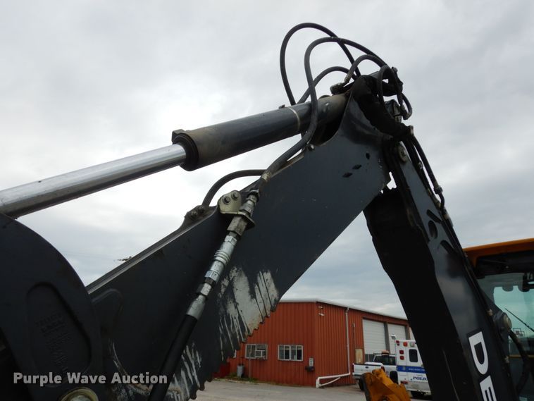 image for item IL9429 2011 John Deere 310SJ  backhoe