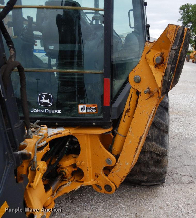 image for item IL9429 2011 John Deere 310SJ  backhoe