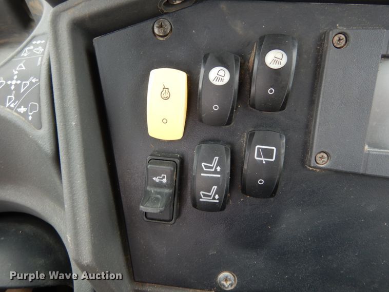 image for item IL9429 2011 John Deere 310SJ  backhoe