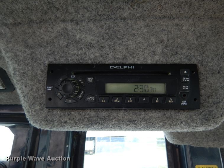 image for item IL9429 2011 John Deere 310SJ  backhoe