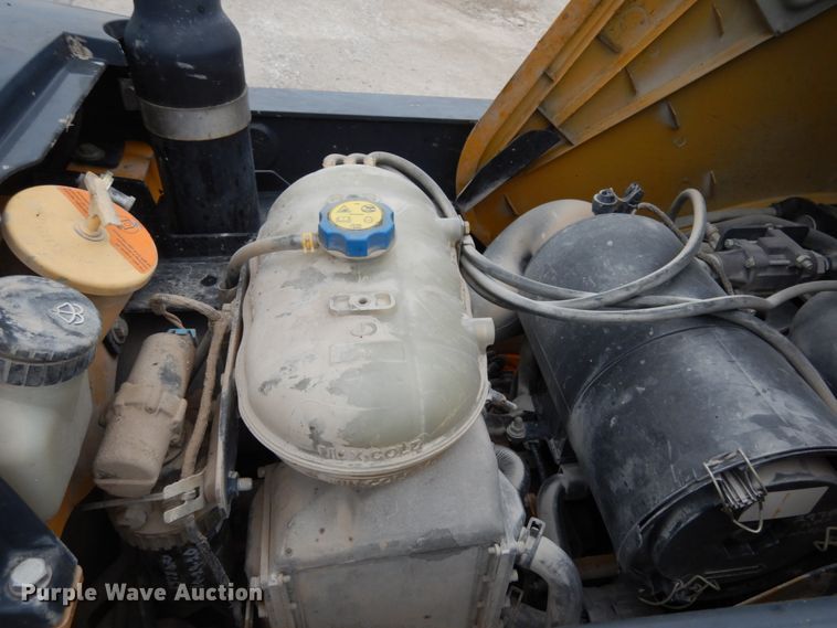 image for item IL9429 2011 John Deere 310SJ  backhoe