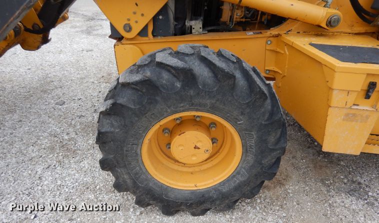 image for item IL9429 2011 John Deere 310SJ  backhoe