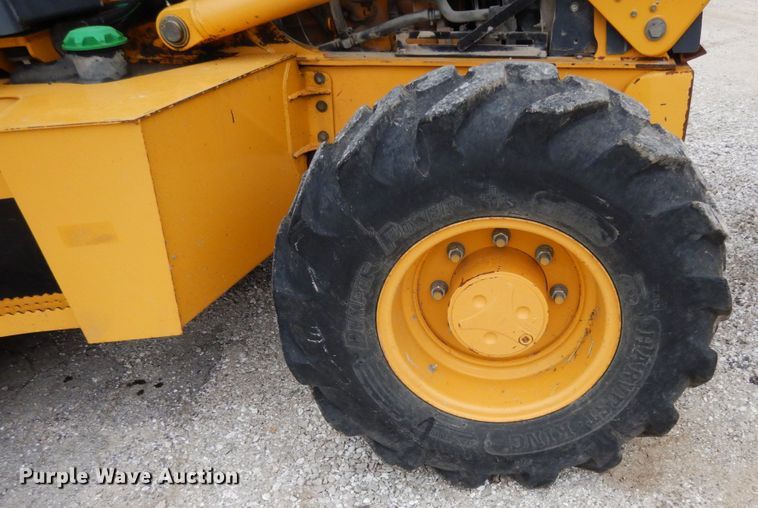 image for item IL9429 2011 John Deere 310SJ  backhoe