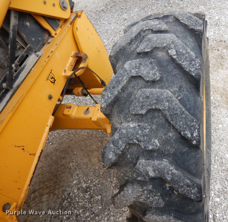 image for item IL9429 2011 John Deere 310SJ  backhoe