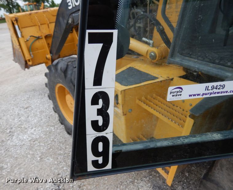 image for item IL9429 2011 John Deere 310SJ  backhoe