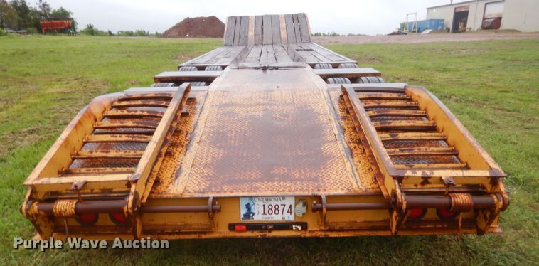 image for item IP9820 2007 Overbilt  drop deck equipment trailer