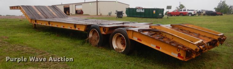 image for item IP9820 2007 Overbilt  drop deck equipment trailer