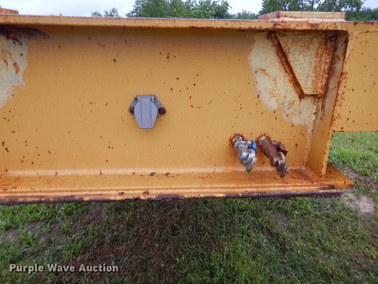 image for item IP9820 2007 Overbilt  drop deck equipment trailer